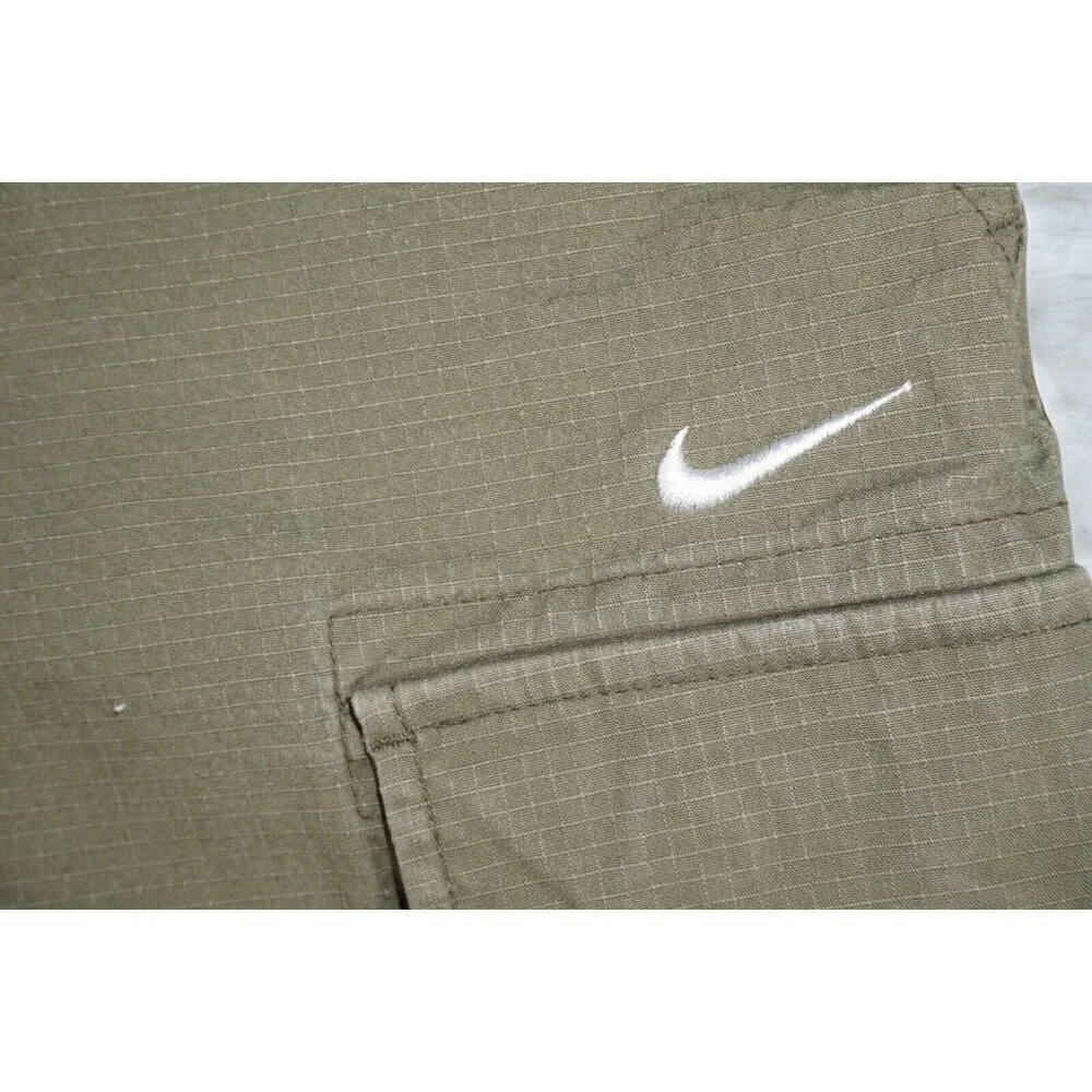 Nike SB Cargo Shorts Men's Size 32 Green Ripstop Utility Skateboarding Shorts